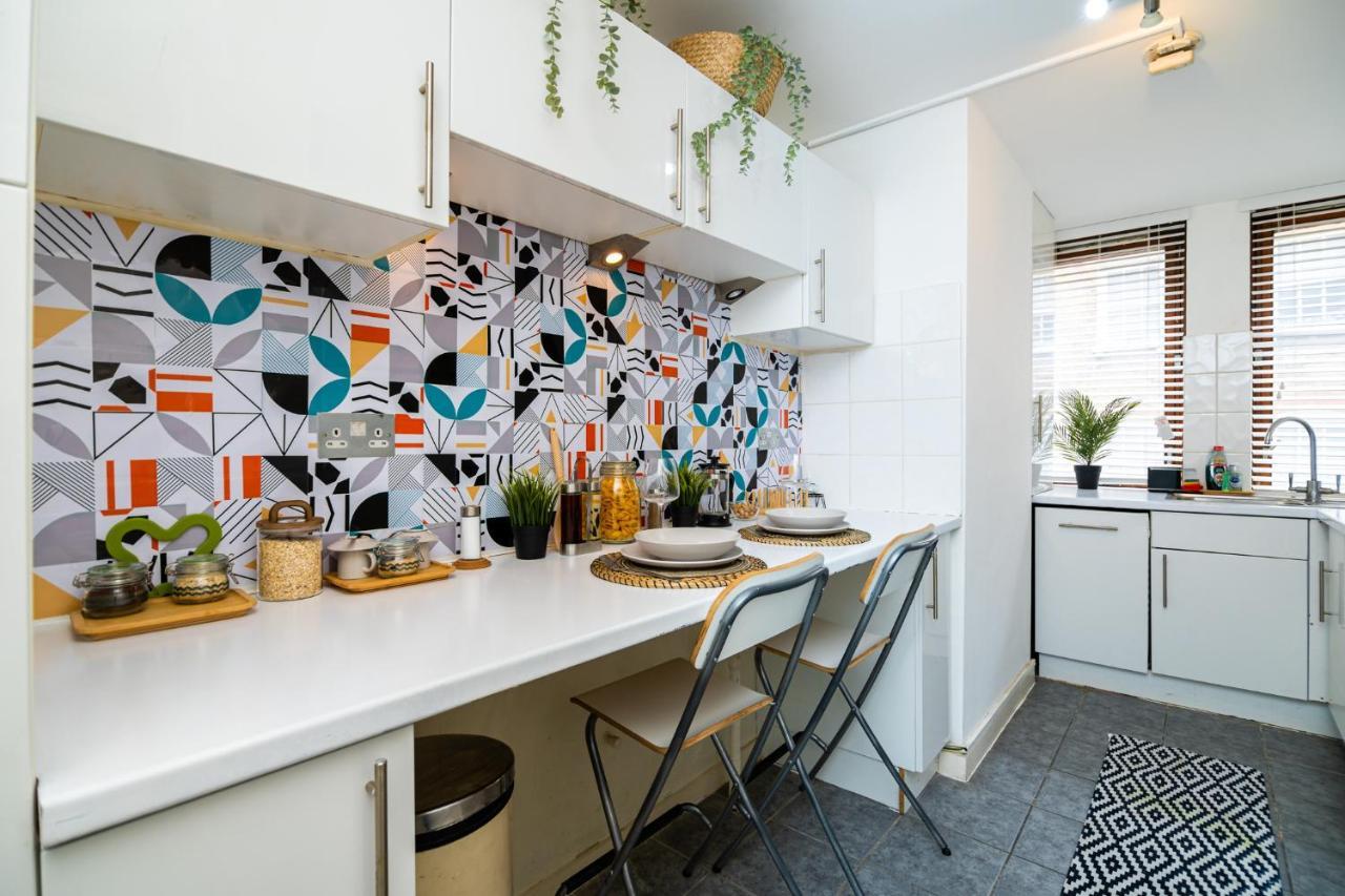 ロンドンCharming Gem II 2Bd 2Ba Retreatアパートメント エクステリア 写真
