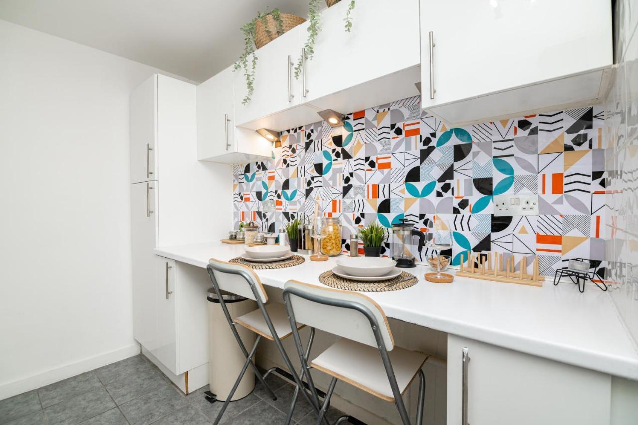 ロンドンCharming Gem II 2Bd 2Ba Retreatアパートメント エクステリア 写真